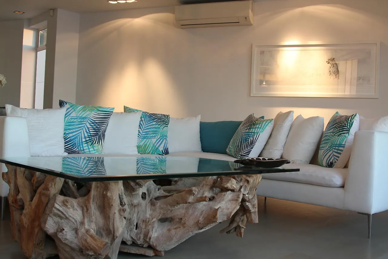 Ebb Tide Apartments ケープタウン